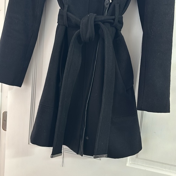 Gently used Calvin Klein Coat. Size 6. Great buy. - Picture 2 of 5